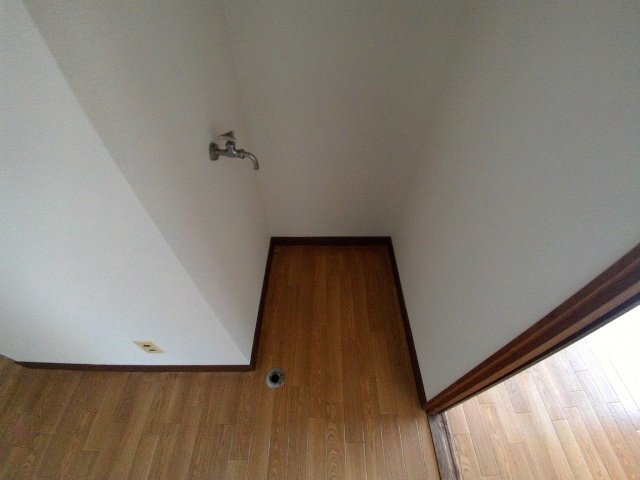 拡大写真:広島市西区中広町2丁目 4階402の洗濯機置場