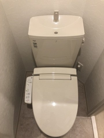 拡大写真:広島市中区昭和町 3階304のトイレ