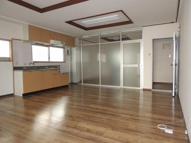 拡大写真:広島市中区本川町2丁目 3階301のリビング