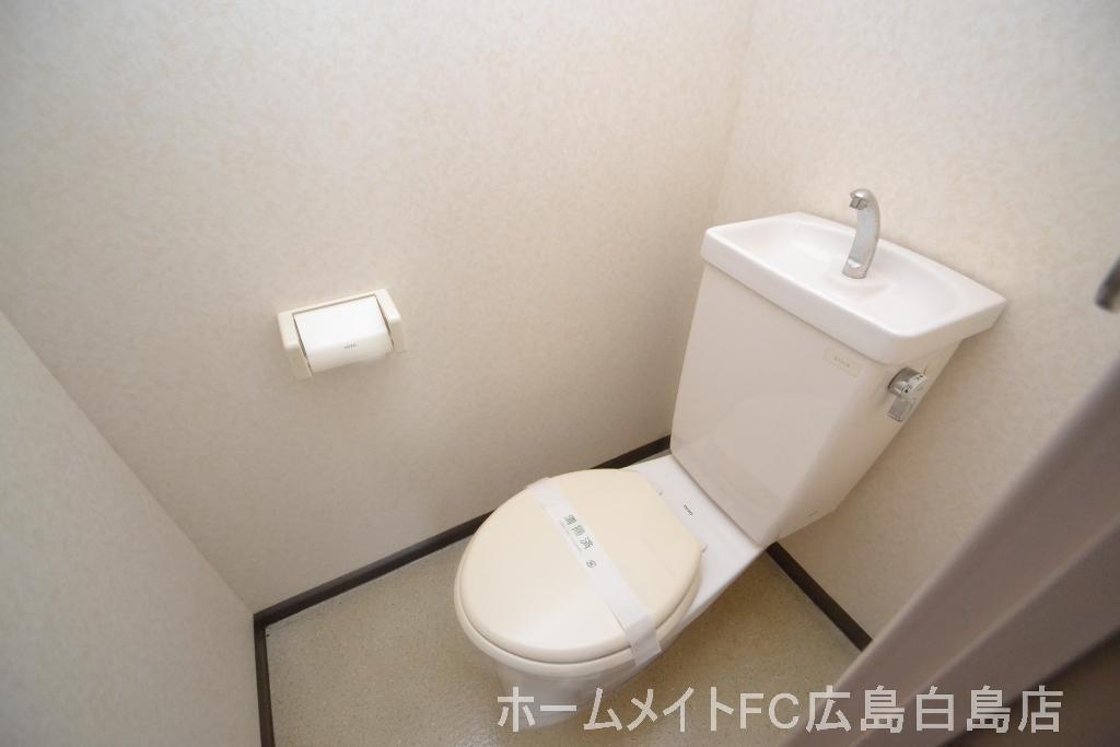 拡大写真:広島市南区宇品神田1丁目 2階401のトイレ