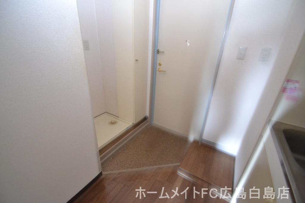 拡大写真:広島市南区宇品神田1丁目 2階401の玄関