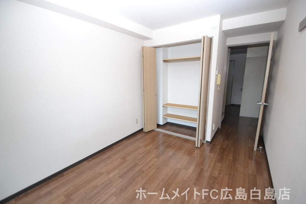 拡大写真:広島市南区宇品神田1丁目 2階401の収納