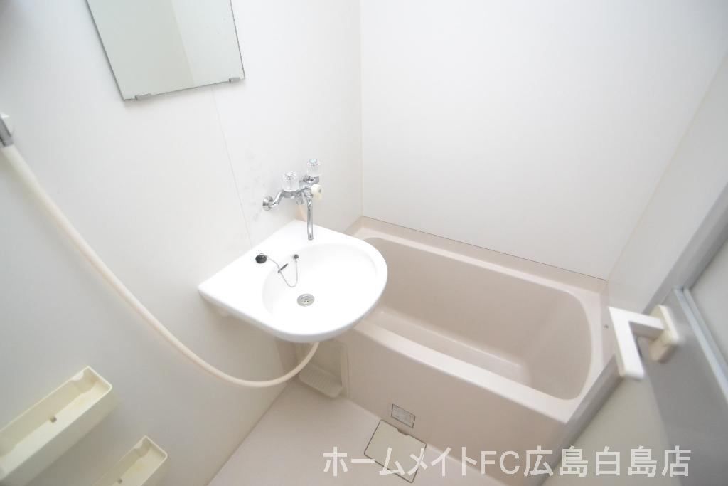 拡大写真:広島市南区宇品神田1丁目 2階401のバス
