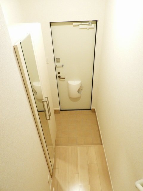 拡大写真:ル・メイユールマヨ Ⅱ 2階202の玄関