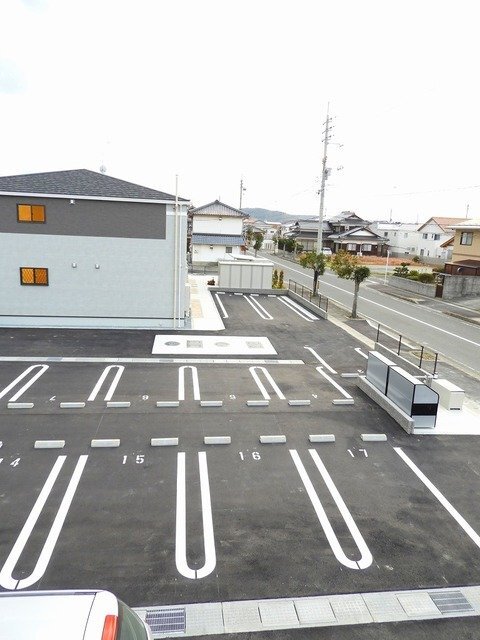 拡大写真:ル・メイユールマヨ Ⅱ 2階202の駐車場
