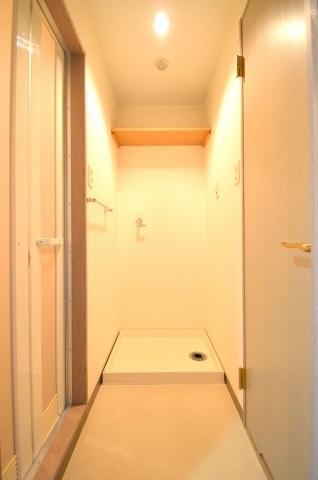 拡大写真:広島市安佐北区可部5丁目 3階301の洗濯機置場