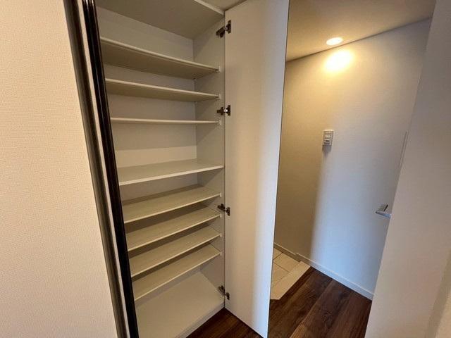拡大写真:広島市中区西白島町 6階601の収納