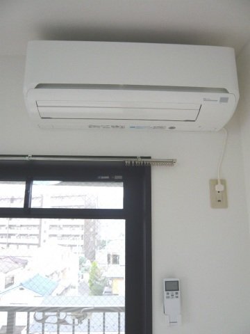 拡大写真:広島市西区南観音4丁目 4階401のエアコン