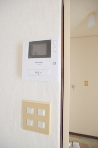 拡大写真:広島市東区牛田早稲田2丁目 2階202のカメラ付インターホン