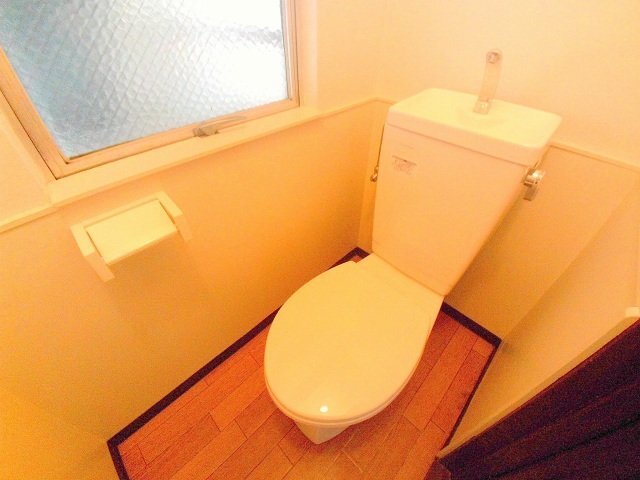 拡大写真:広島市中区吉島町 4階302のトイレ