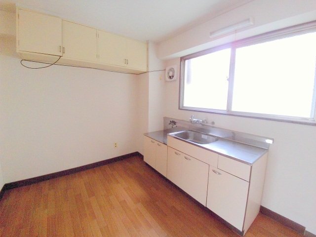 拡大写真:広島市中区吉島町 4階302のキッチン