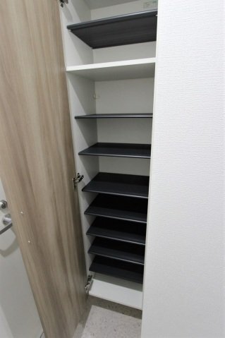 拡大写真:広島市南区西旭町 4階403の玄関