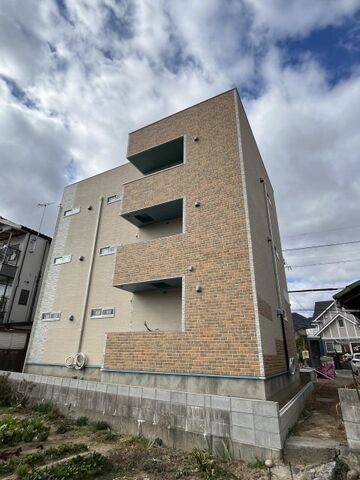 拡大写真：広島市安佐南区長束３丁目 1階104の外観写真（昼）