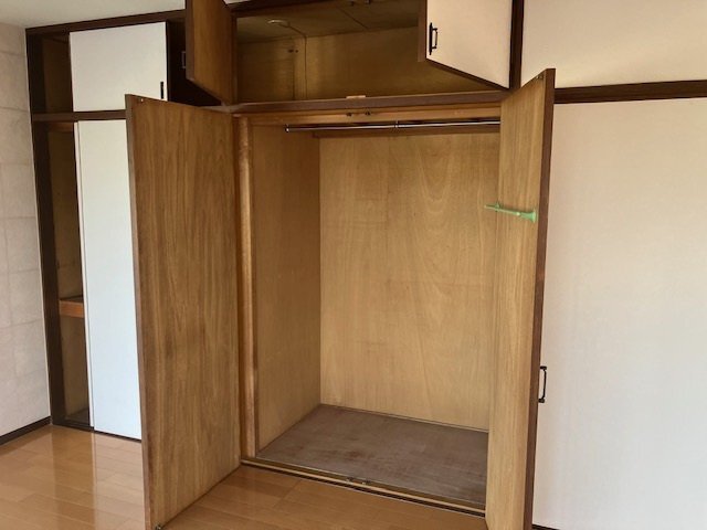 拡大写真:広島市西区観音本町2丁目 4階402のクローゼット