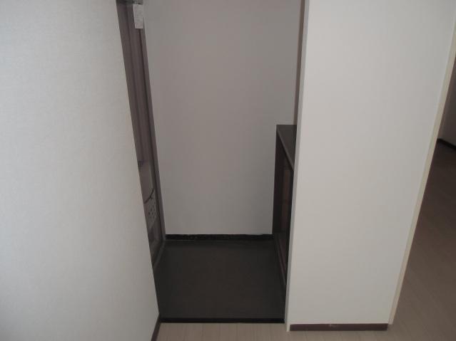 拡大写真:広島市中区河原町 4階401の玄関