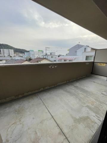 拡大写真:広島市東区牛田本町3丁目 4階402のベランダ
