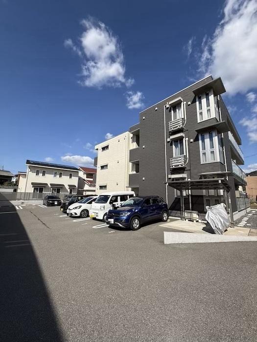 拡大写真:ブルーム宮の町 3階304の共有部分