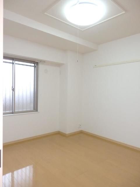拡大写真：グランツ大町 2階205の室内