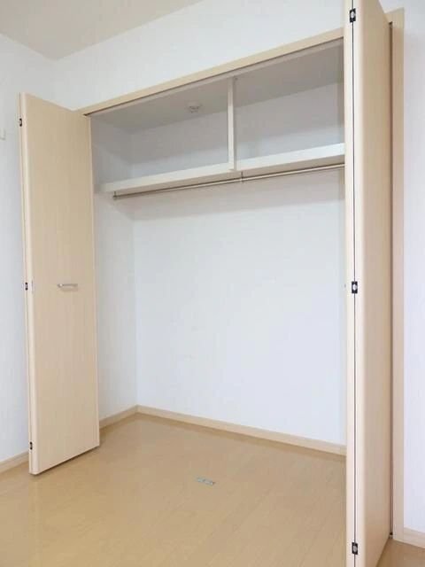 拡大写真：グランツ大町 2階205のクローゼット