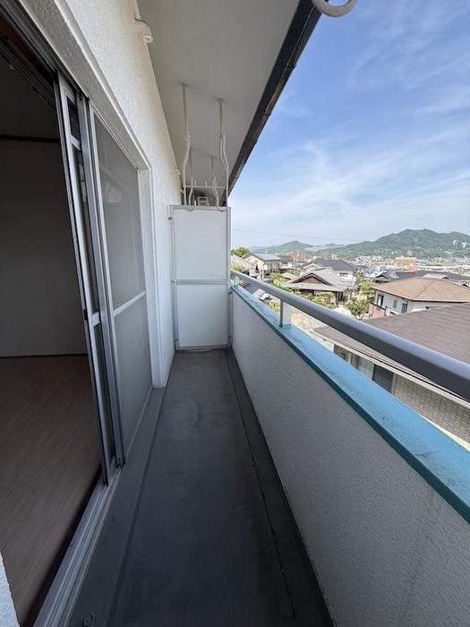 拡大写真:広島市佐伯区坪井1丁目 3階303のベランダ