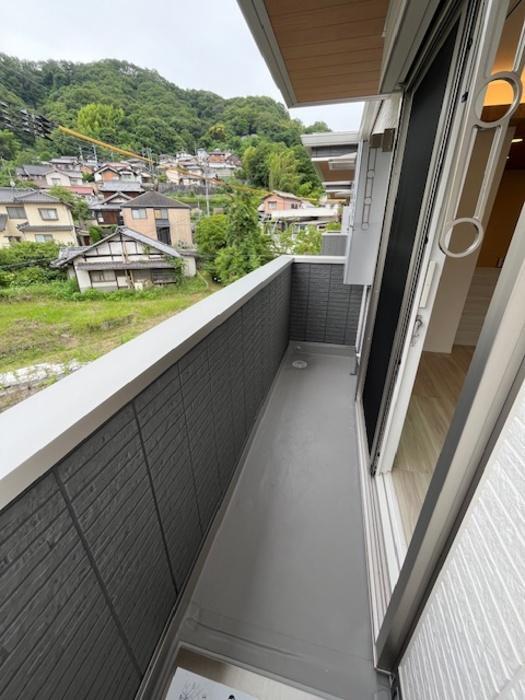 拡大写真：安芸郡坂町坂西２丁目 3階304のベランダ