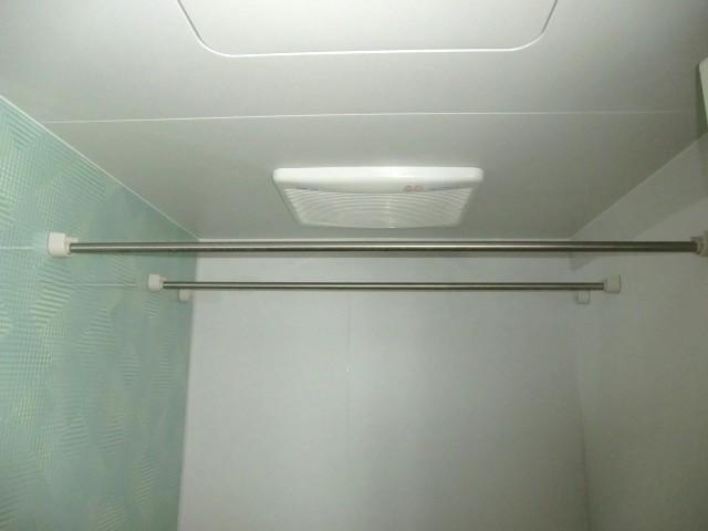 拡大写真：デルスールラローザ 2階207の浴室乾燥機