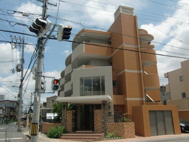 拡大写真：デルスールラローザ 2階207の外観写真（昼）