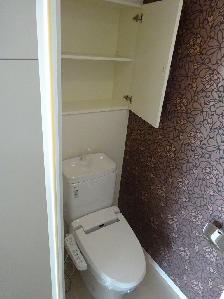 拡大写真:アクトタレイア茨木駅前 2階205のシャワー付トイレ