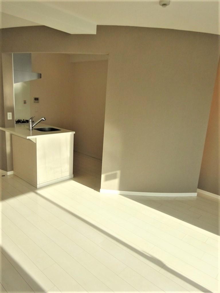 拡大写真:アクトタレイア茨木駅前 2階205のリビング