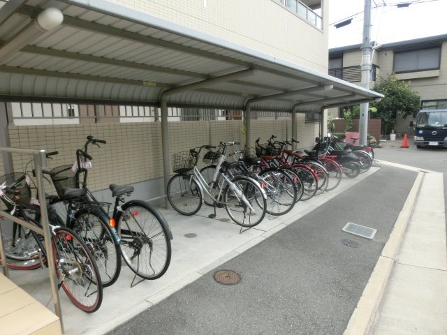 拡大写真：グラン・レスペリー 2階203の駐輪場