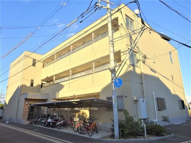 拡大写真：グラン・レスペリー 2階203の外観写真（昼）