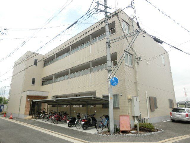 拡大写真：グラン・レスペリー 2階203の外観写真（昼）