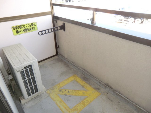 拡大写真：ハーモニーヒルズ 2階205のベランダ
