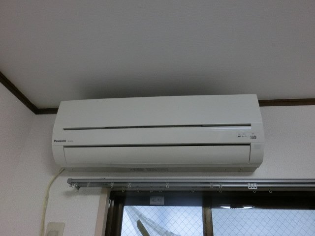拡大写真：ハーモニーヒルズ 2階205のエアコン