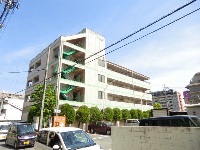 拡大写真：ハーモニーヒルズ 2階205の外観写真（昼）