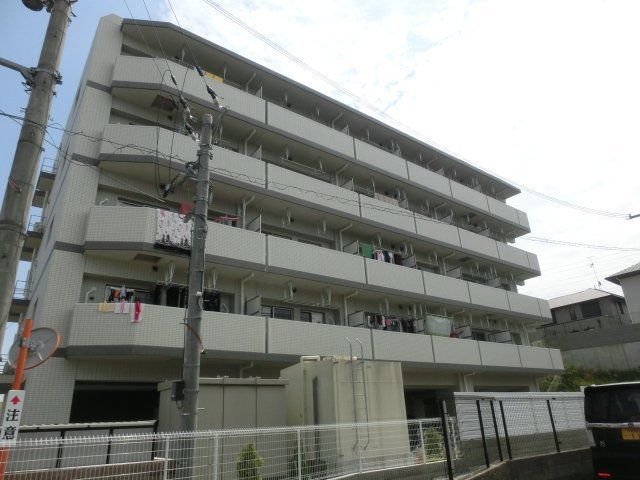 拡大写真：サンプラザ茨木 5階508の外観写真（昼）