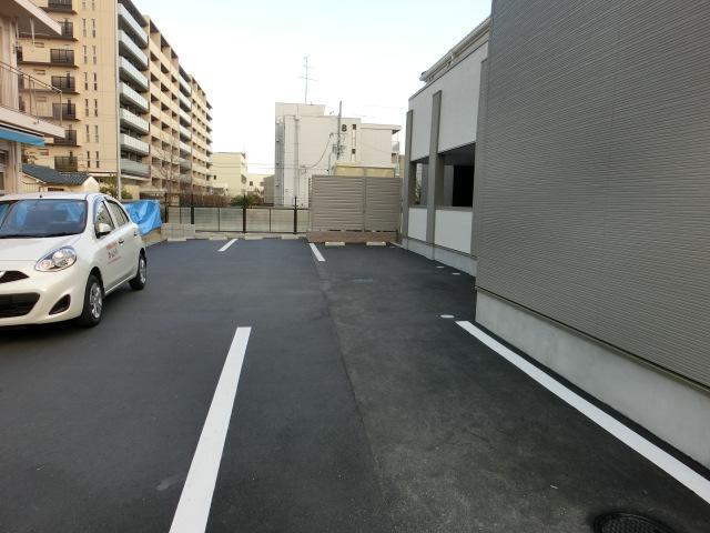 拡大写真：ルシア上穂東 1階103の駐車場