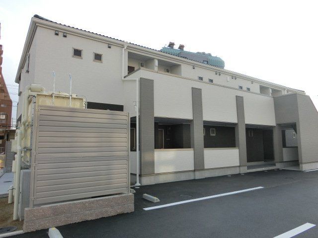 拡大写真：ルシア上穂東 1階103の外観写真（昼）