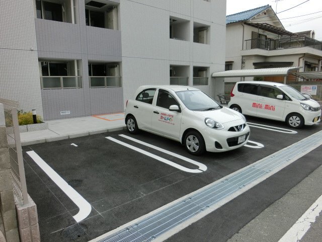 拡大写真：ツイテール 3階301の駐車場