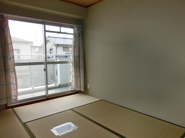 拡大写真：アムズコート 3階302の和室