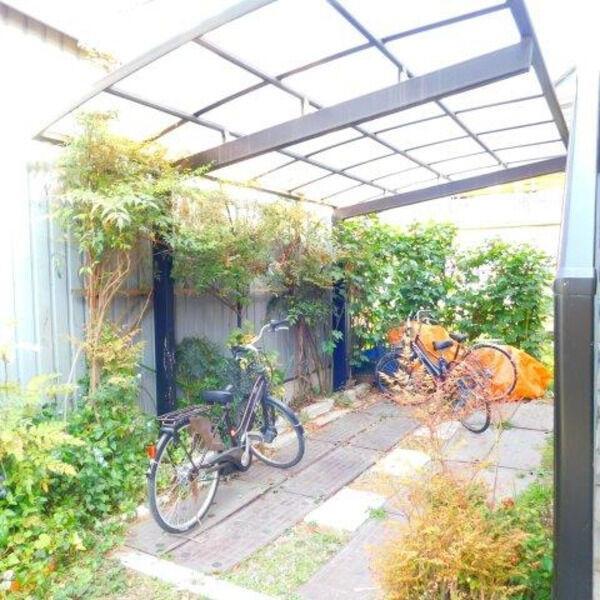 拡大写真:MINORUハイツ 1階103の駐輪場