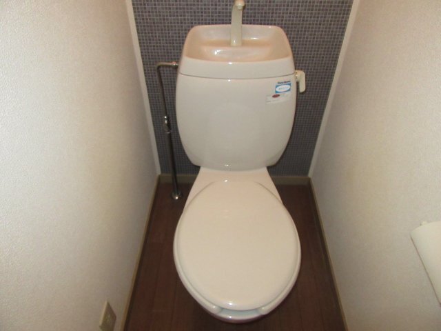 拡大写真：ＭＩＮＯＲＵハイツ 1階103のトイレ