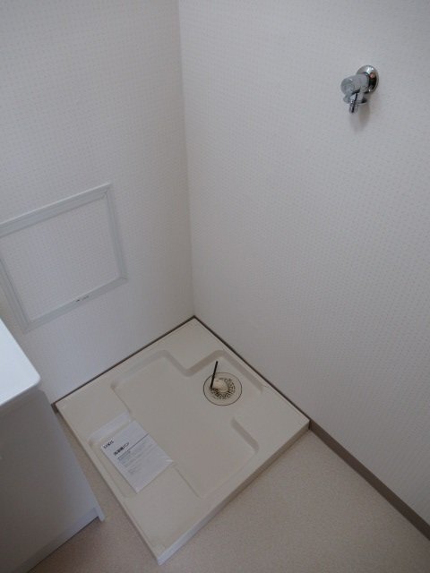拡大写真：サンピア茨木 4階417の洗濯機置場