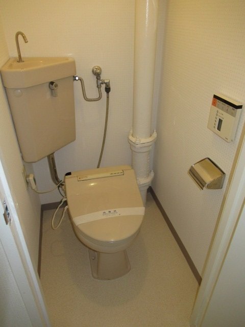 拡大写真：サンピア茨木 4階417のシャワー付トイレ
