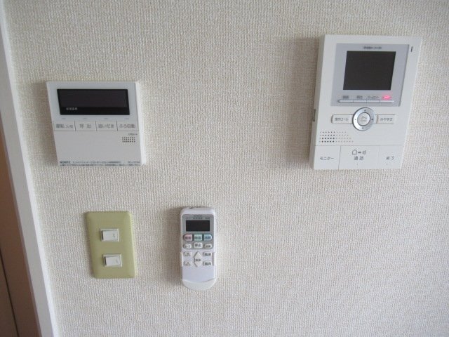 拡大写真：シャルマン 1階Aの給湯操作パネル