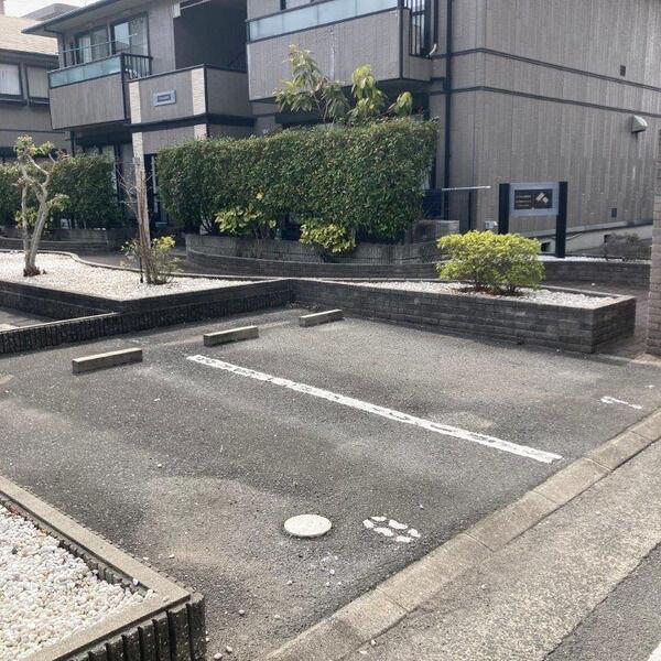 拡大写真：エクセル南茨木 2階B201の駐車場