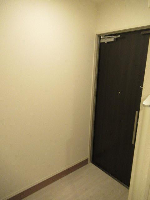 拡大写真:Dresidence茨木蔵垣内 2階202の玄関