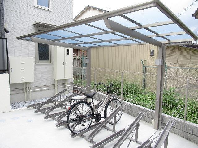 拡大写真:Dresidence茨木蔵垣内 2階202の駐輪場