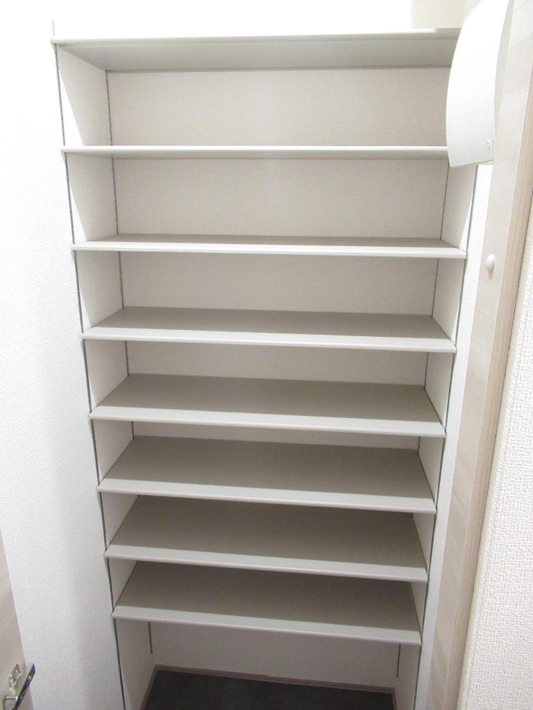 拡大写真:D-residence南茨木 3階301のシューズクローク