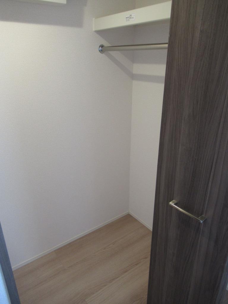 拡大写真:D-residence南茨木 3階301のウォ―クインクローゼット